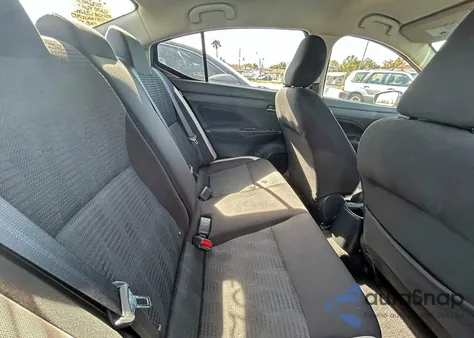 2021 Nissan Versa Sv z USA, uszkodzony, nr VIN 3N1CN8EV1ML861894